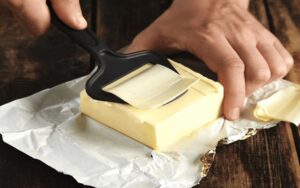 how to make butter with raw milk